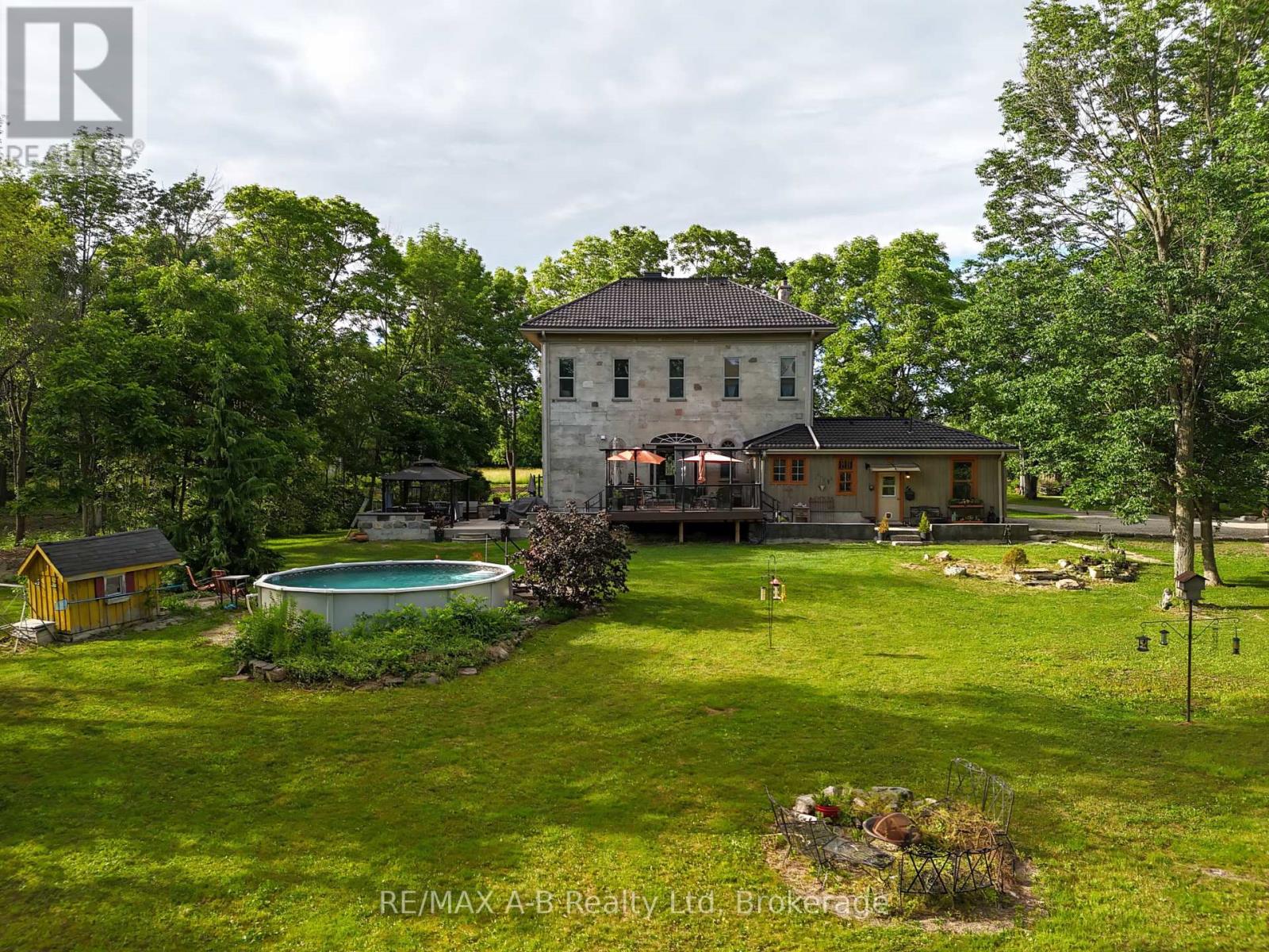 12096 Gale Road, North Middlesex, Ontario  N0M 1A0 - Photo 35 - X12251289