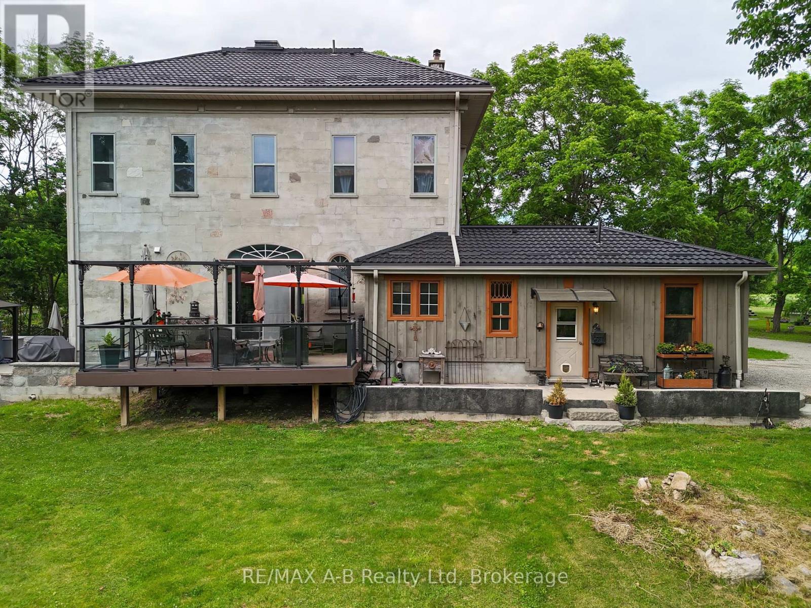 12096 Gale Road, North Middlesex, Ontario  N0M 1A0 - Photo 36 - X12251289