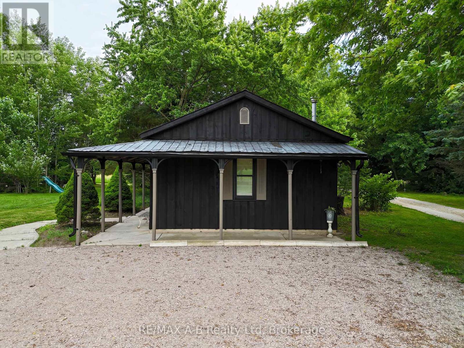 12096 Gale Road, North Middlesex, Ontario  N0M 1A0 - Photo 44 - X12251289