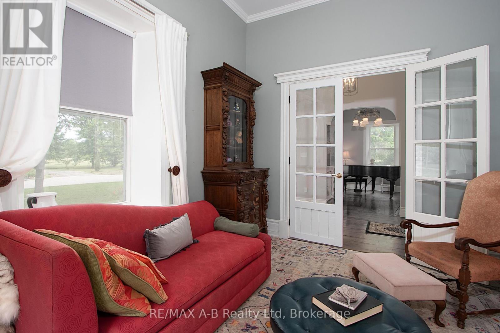 12096 Gale Road, North Middlesex, Ontario  N0M 1A0 - Photo 7 - X12251289