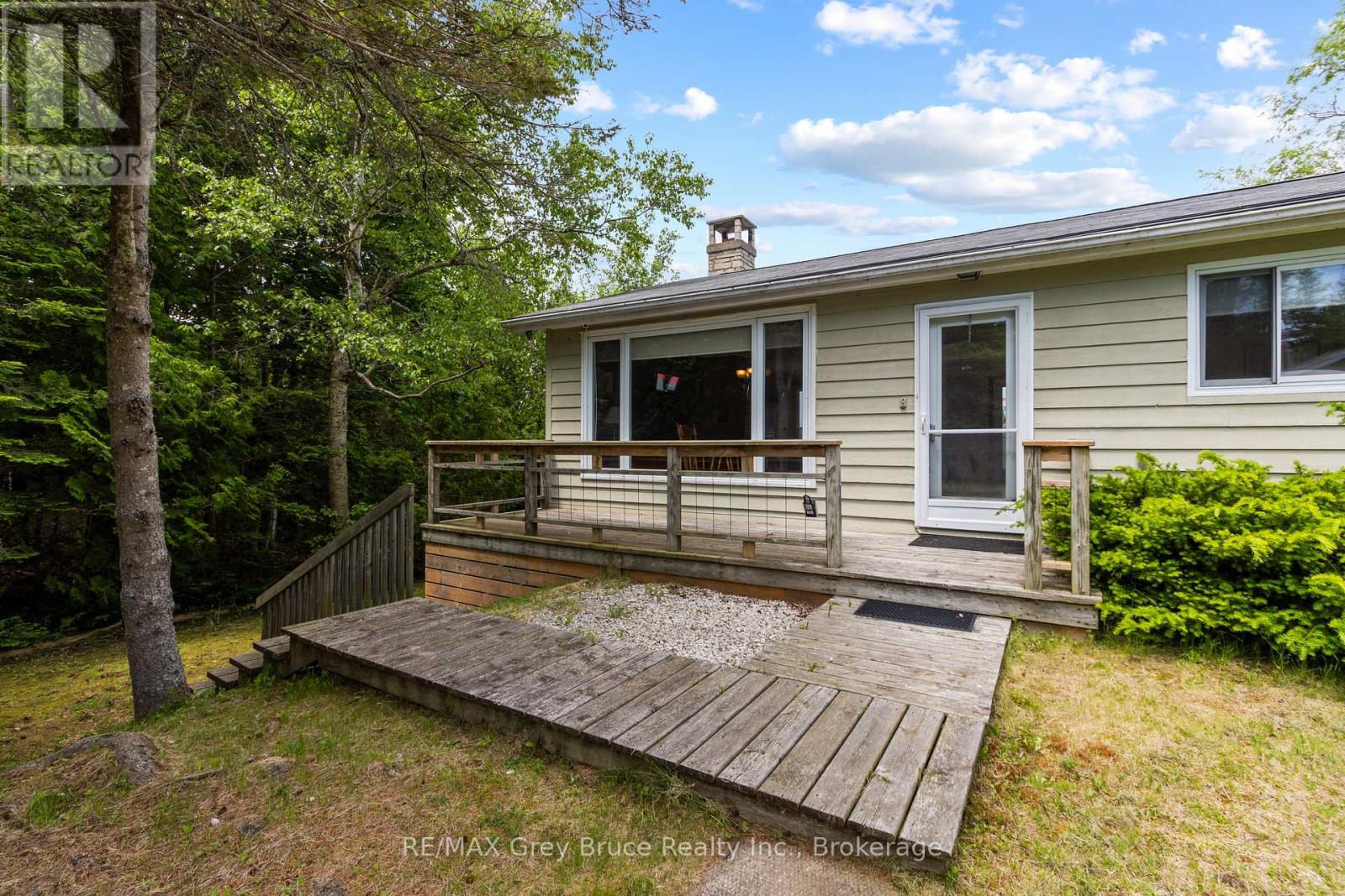 54 Zorra Drive, Northern Bruce Peninsula, Ontario  N0H 2R0 - Photo 13 - X12251305