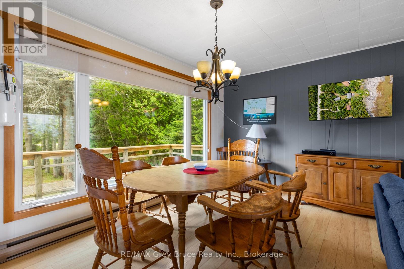 54 Zorra Drive, Northern Bruce Peninsula, Ontario  N0H 2R0 - Photo 18 - X12251305