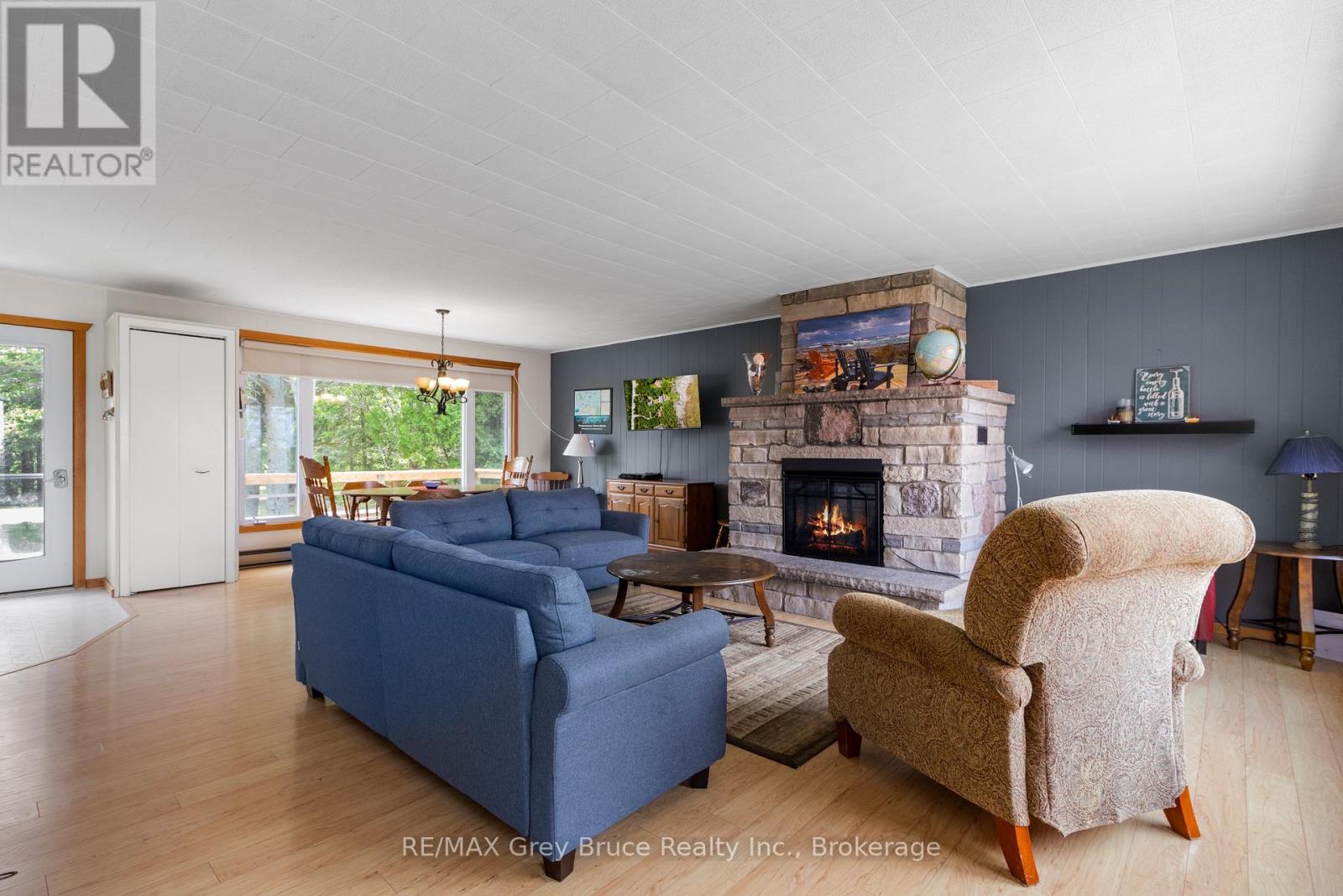 54 Zorra Drive, Northern Bruce Peninsula, Ontario  N0H 2R0 - Photo 21 - X12251305