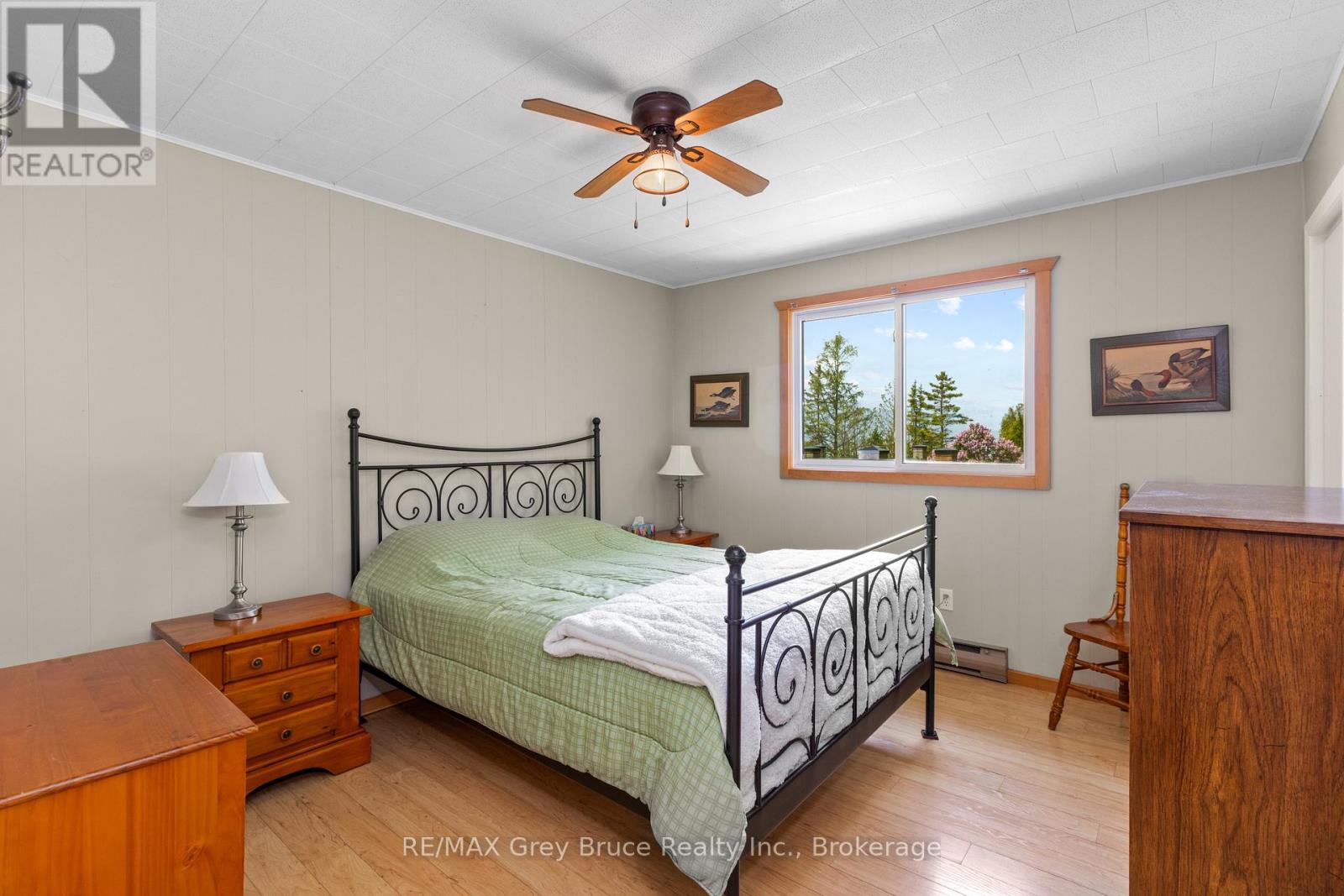 54 Zorra Drive, Northern Bruce Peninsula, Ontario  N0H 2R0 - Photo 24 - X12251305