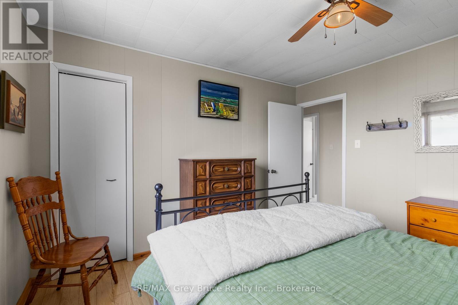 54 Zorra Drive, Northern Bruce Peninsula, Ontario  N0H 2R0 - Photo 25 - X12251305