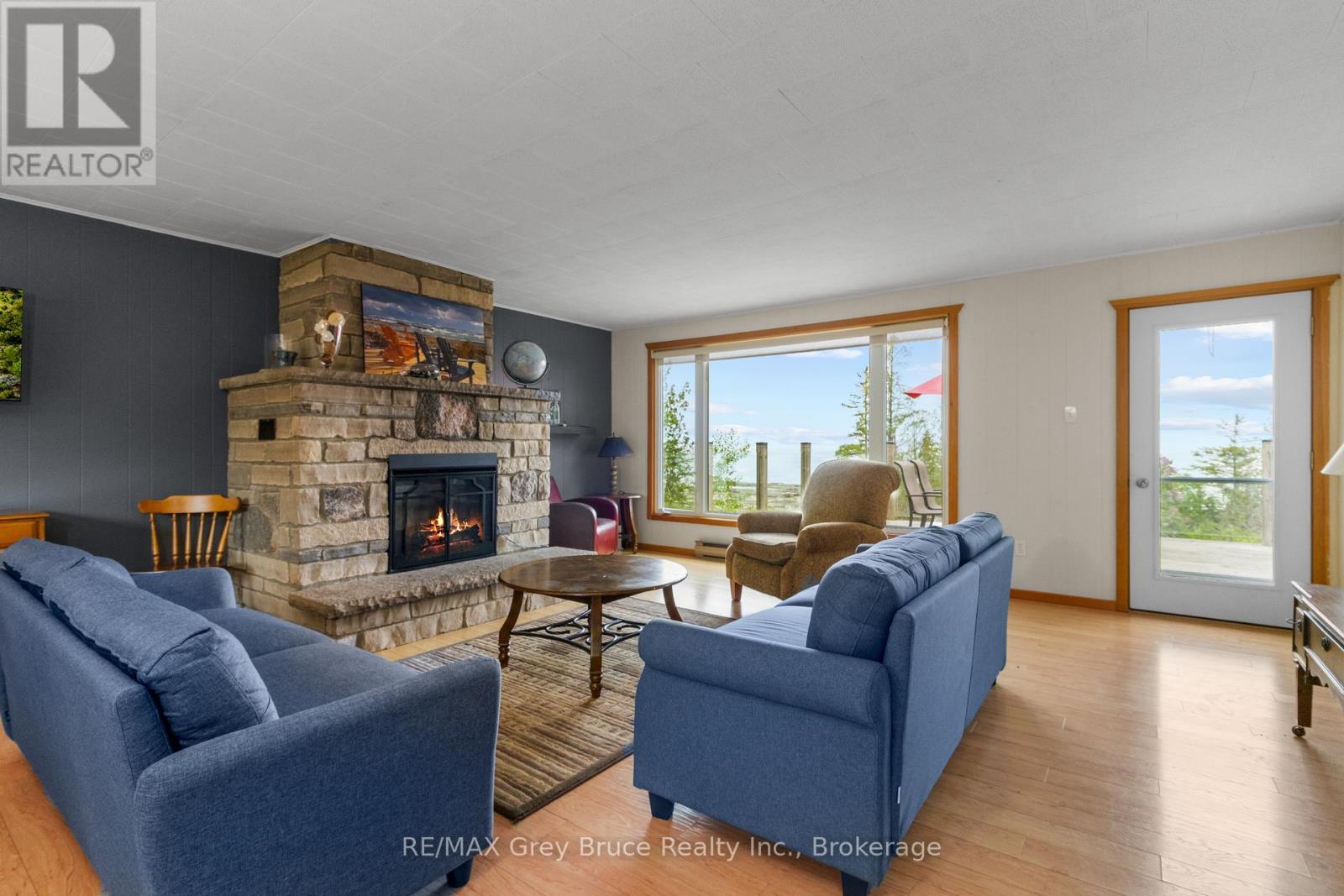 54 Zorra Drive, Northern Bruce Peninsula, Ontario  N0H 2R0 - Photo 3 - X12251305