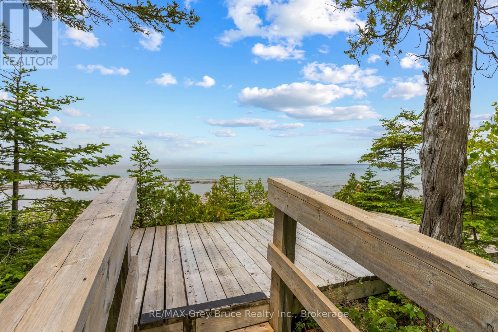 54 Zorra Drive, Northern Bruce Peninsula, Ontario  N0H 2R0 - Photo 38 - X12251305