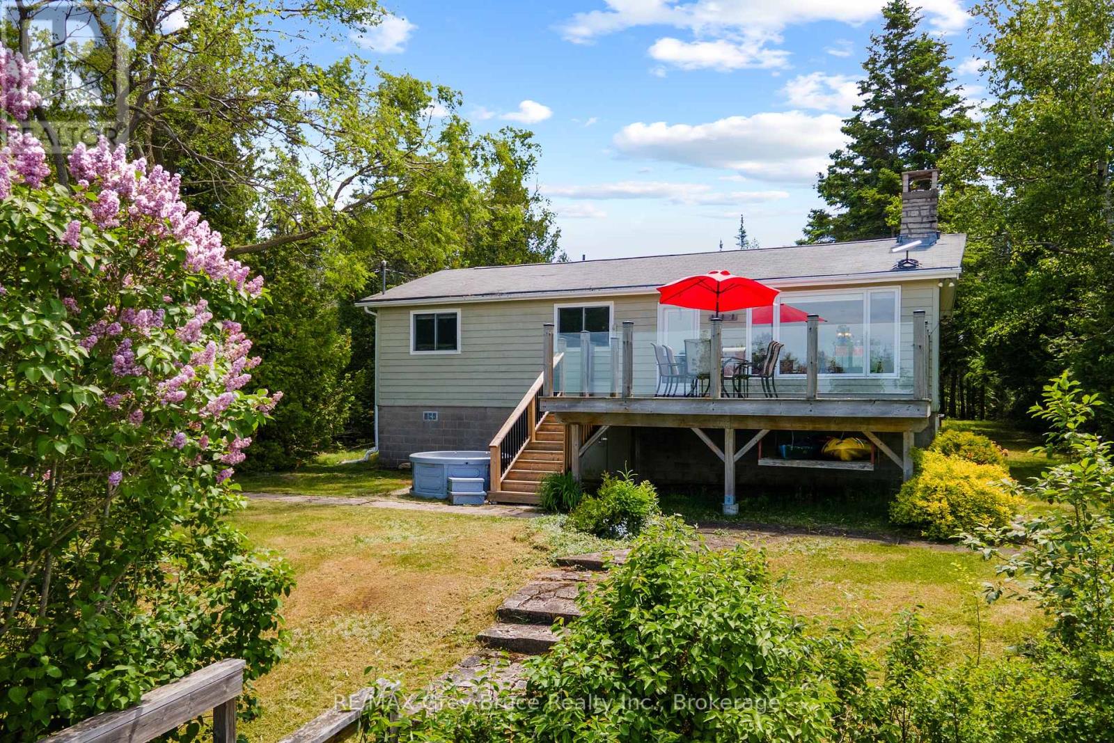 54 Zorra Drive, Northern Bruce Peninsula, Ontario  N0H 2R0 - Photo 4 - X12251305