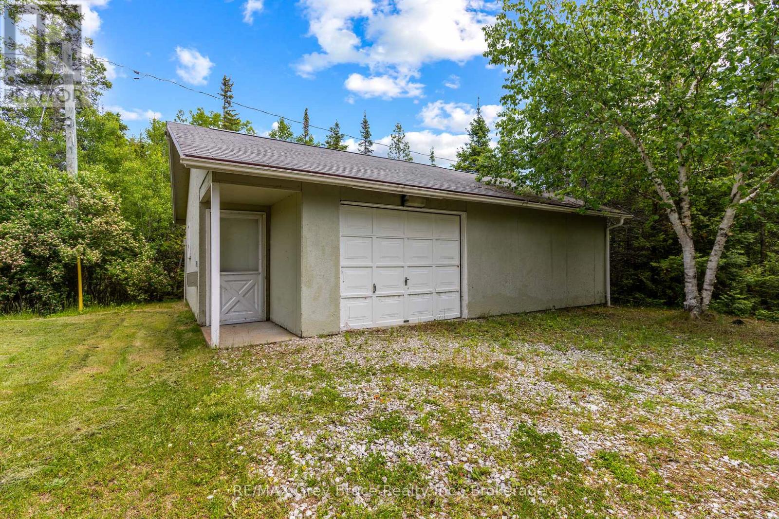 54 Zorra Drive, Northern Bruce Peninsula, Ontario  N0H 2R0 - Photo 45 - X12251305