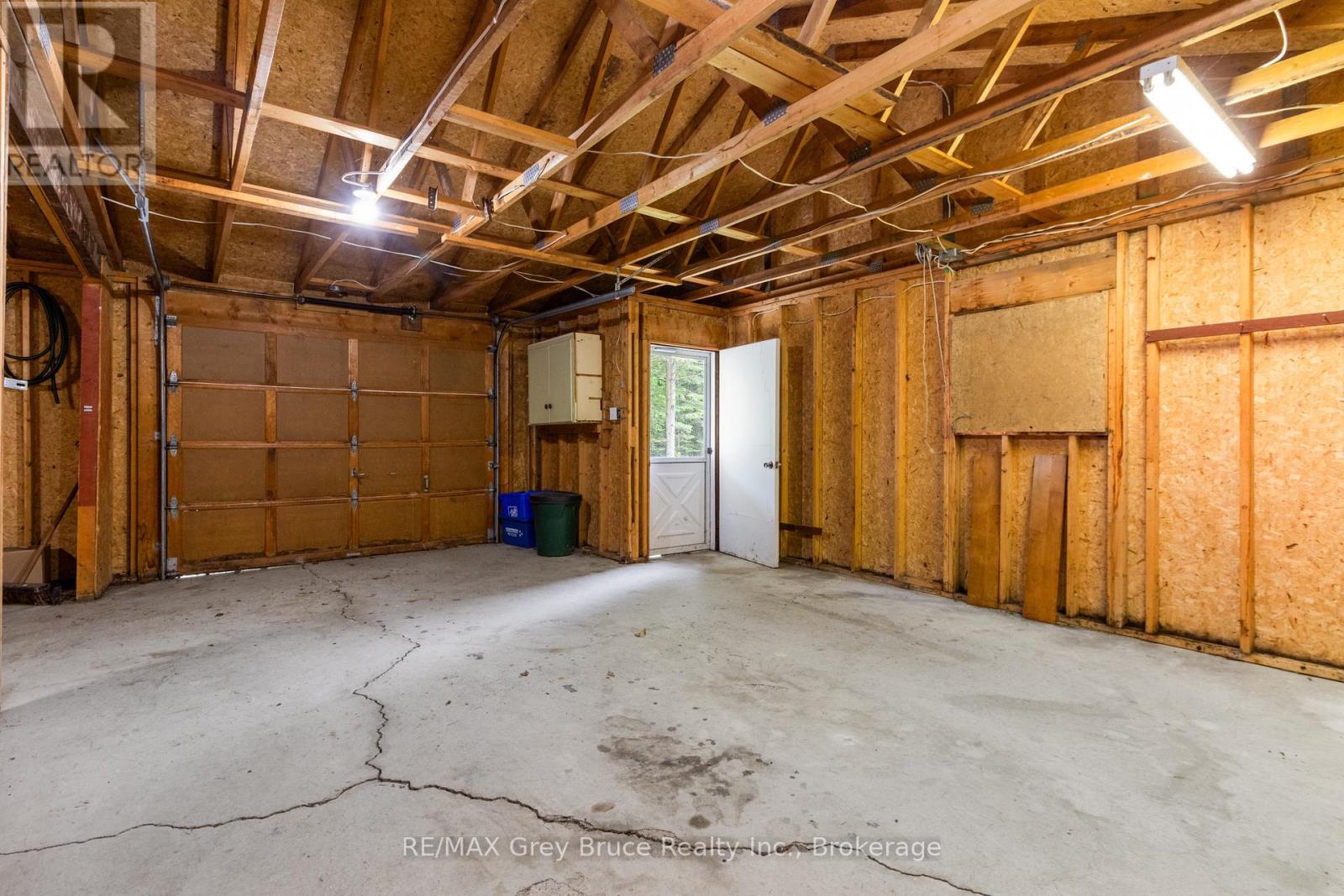 54 Zorra Drive, Northern Bruce Peninsula, Ontario  N0H 2R0 - Photo 46 - X12251305