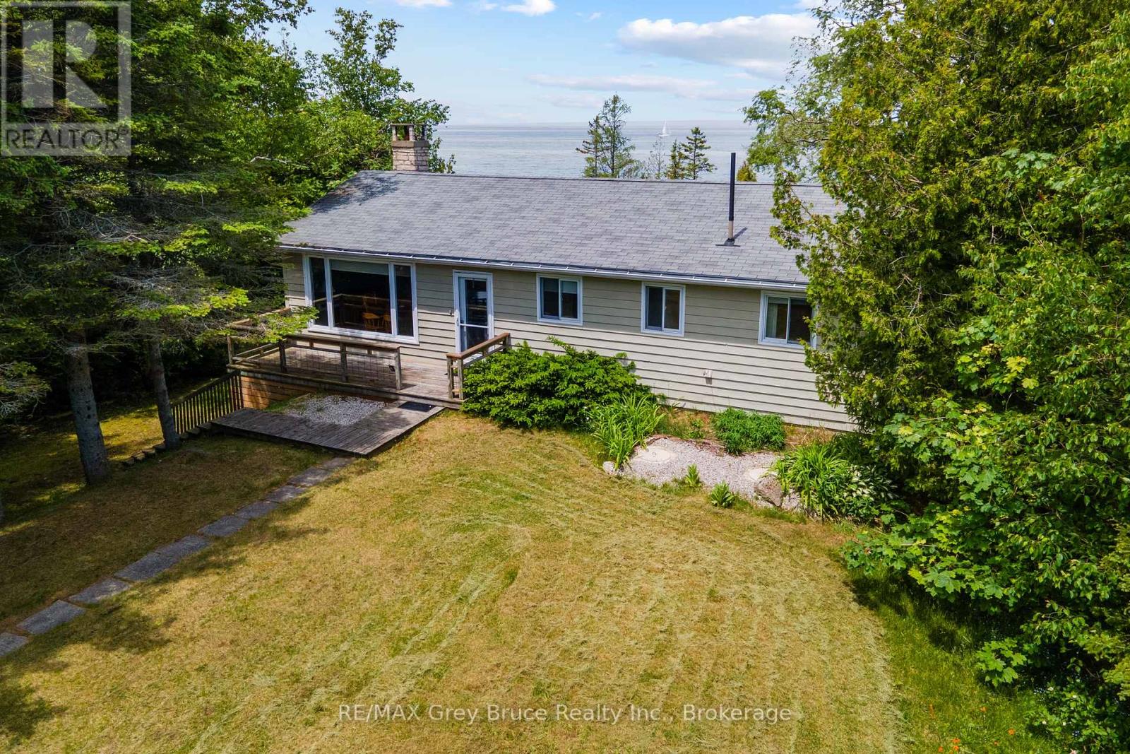 54 Zorra Drive, Northern Bruce Peninsula, Ontario  N0H 2R0 - Photo 8 - X12251305