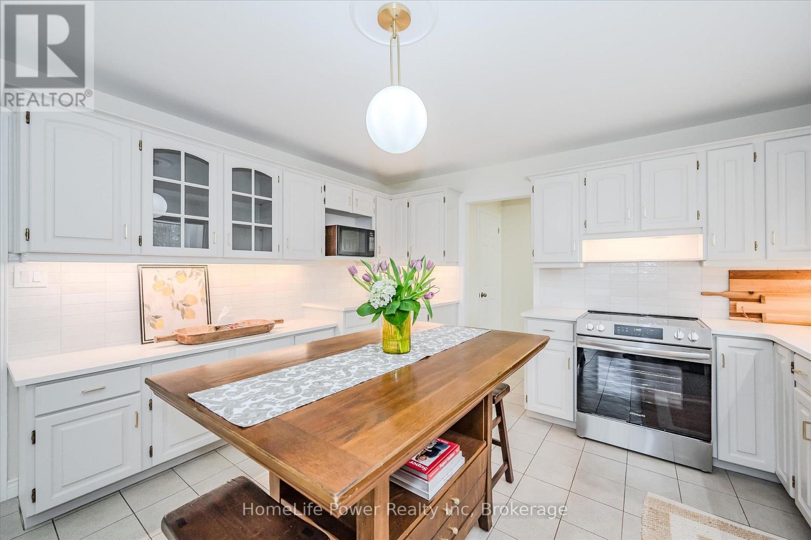4080 Victoria Road S, Puslinch, Ontario  N0B 2J0 - Photo 15 - X12251313