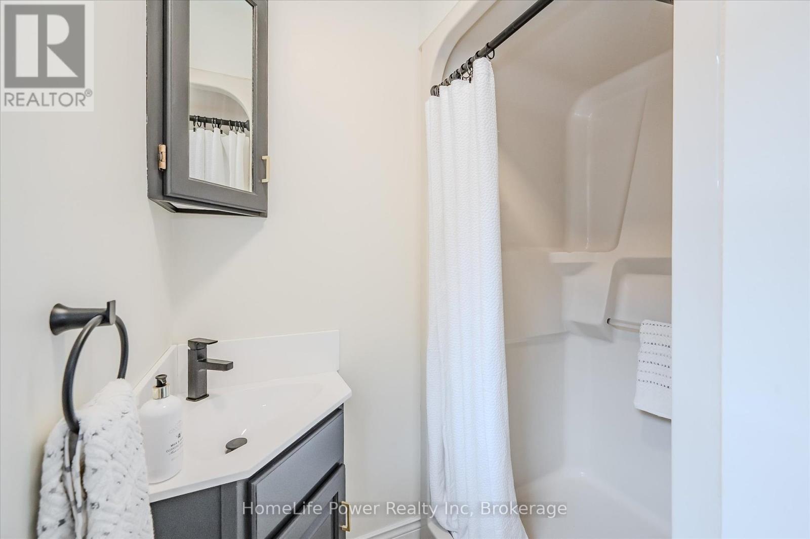 4080 Victoria Road S, Puslinch, Ontario  N0B 2J0 - Photo 21 - X12251313