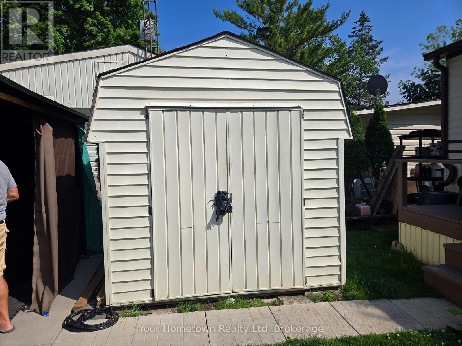 196 Beach Road, Centre Wellington, Ontario  N1M 2W5 - Photo 16 - X12251330