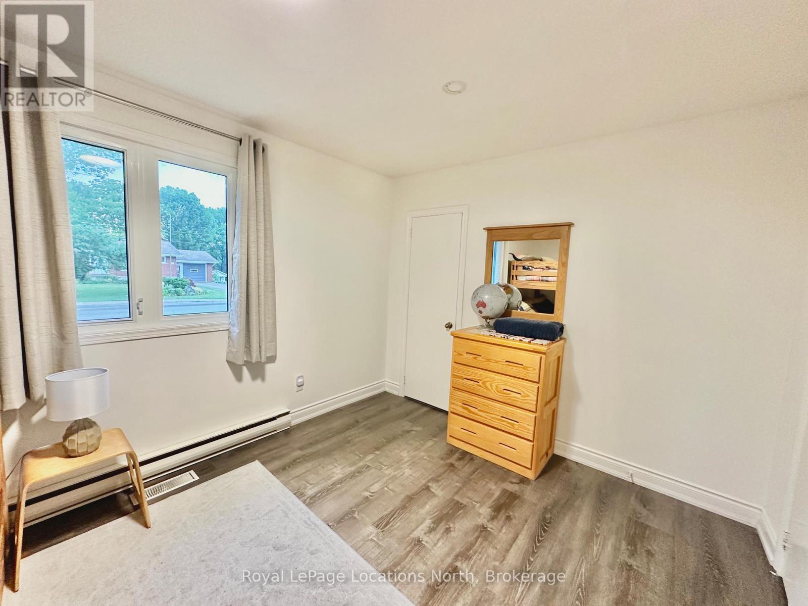 195 Aiken Street, Meaford, Ontario  N4L 1B3 - Photo 21 - X12251479