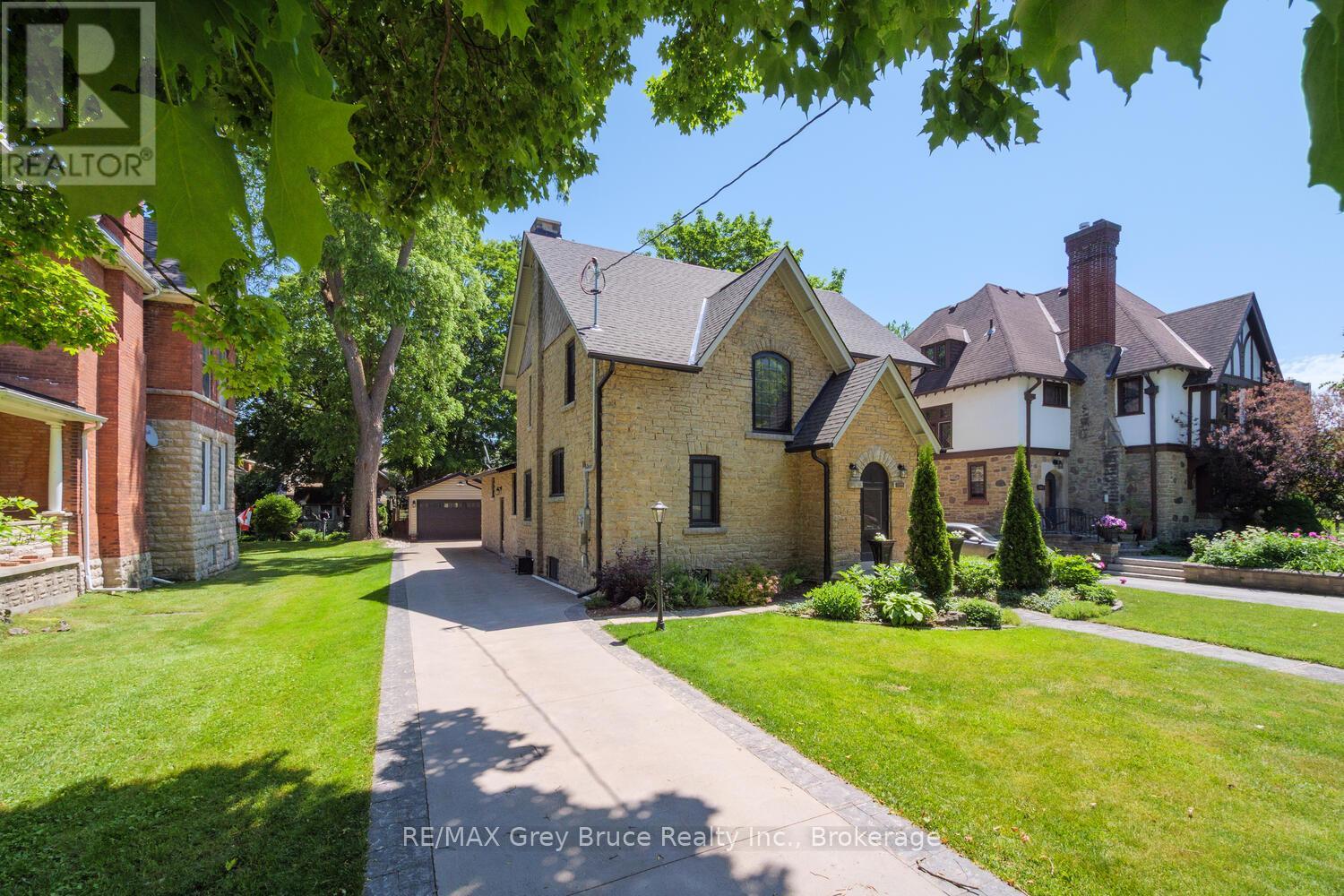 1075 4th Avenue W, Owen Sound, Ontario  N4K 4W1 - Photo 3 - X12251497