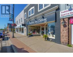 165 MUSKOKA ROAD S, Gravenhurst, Ontario