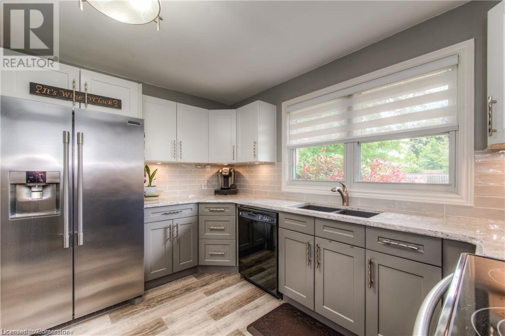 40 Downey Street, Kitchener, Ontario  N2H 6K6 - Photo 2 - 40746160