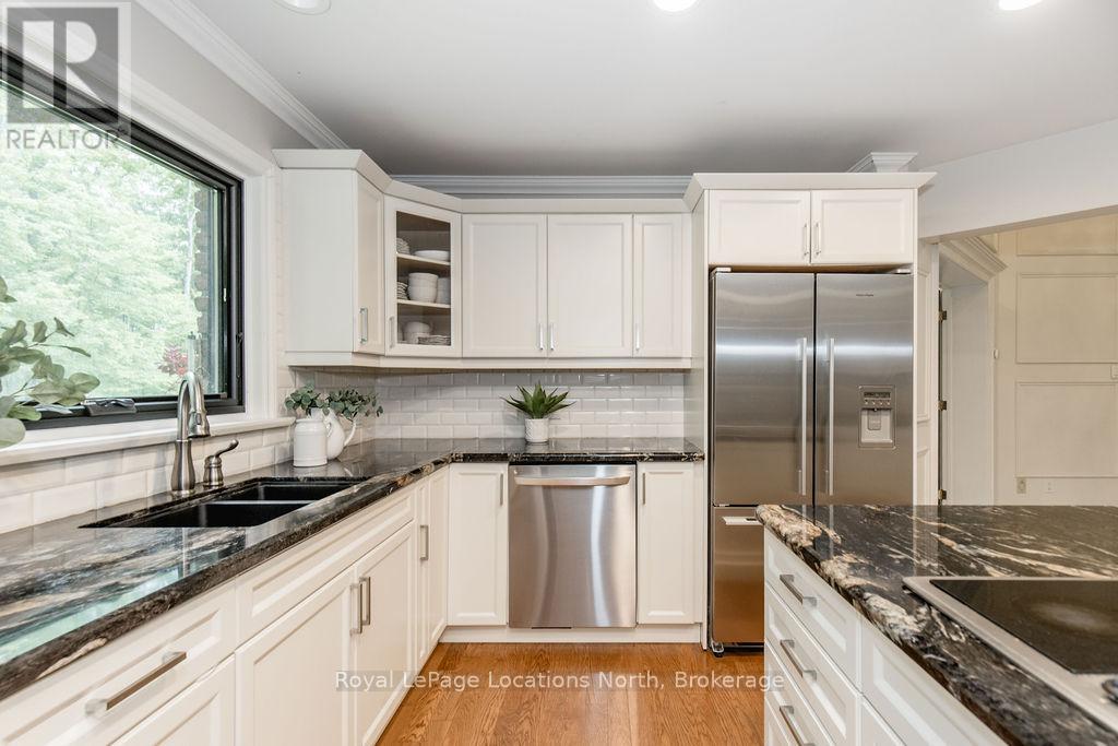 18 Mills Circle, Springwater, Ontario  L0L 1X0 - Photo 20 - S12251574
