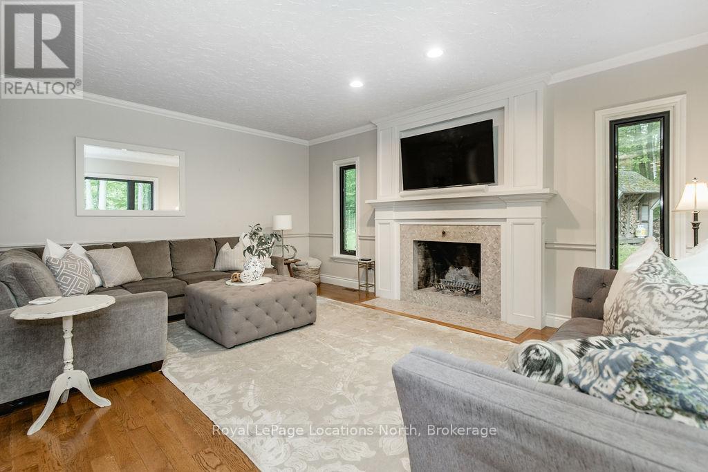 18 Mills Circle, Springwater, Ontario  L0L 1X0 - Photo 24 - S12251574