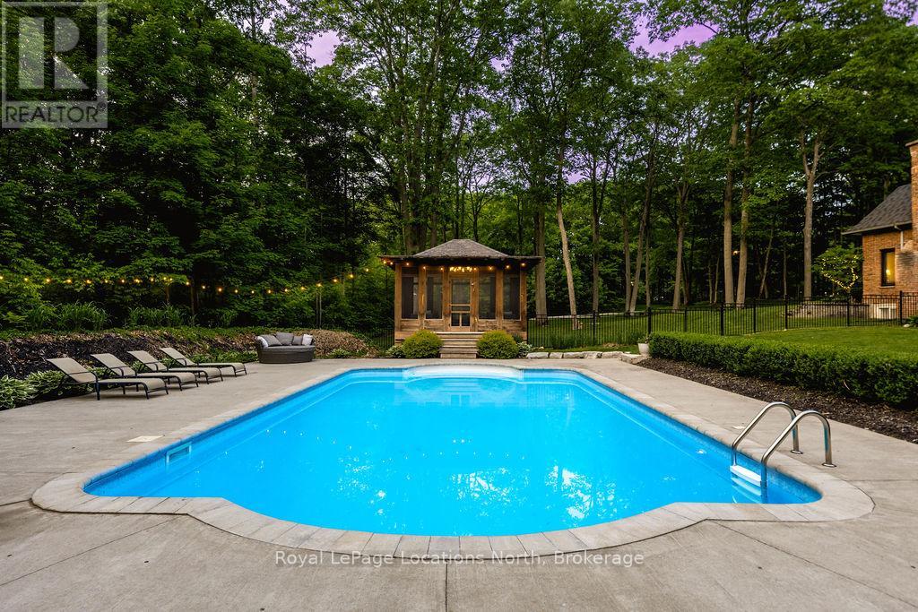 18 Mills Circle, Springwater, Ontario  L0L 1X0 - Photo 4 - S12251574