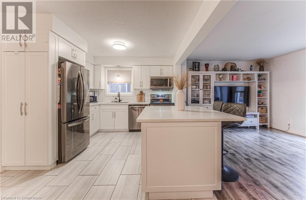 43 Peach Blossom Crescent, Kitchener, Ontario  N2E 3Z7 - Photo 7 - 40746192