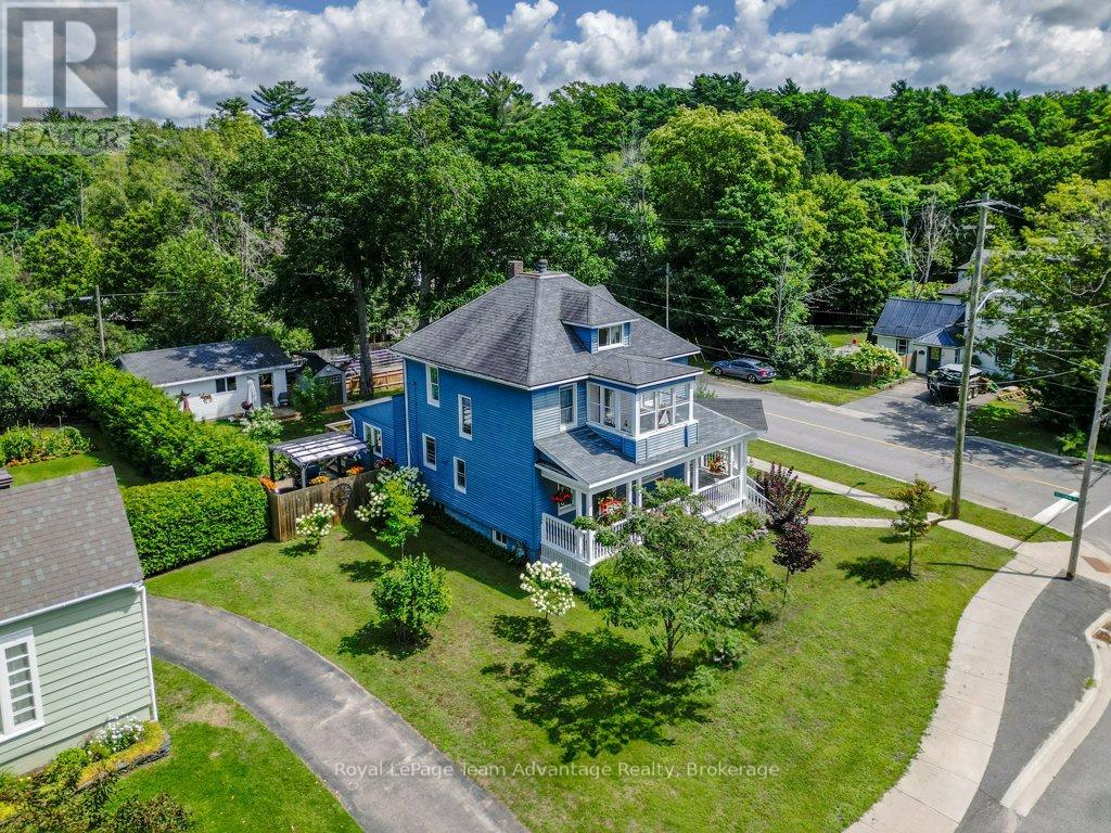 55 WAUBEEK STREET, Parry Sound, Ontario