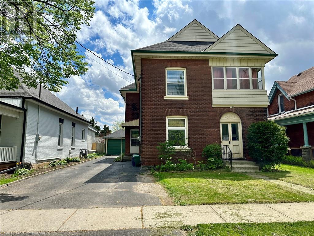 19 BRIGHTON Avenue, Brantford, Ontario