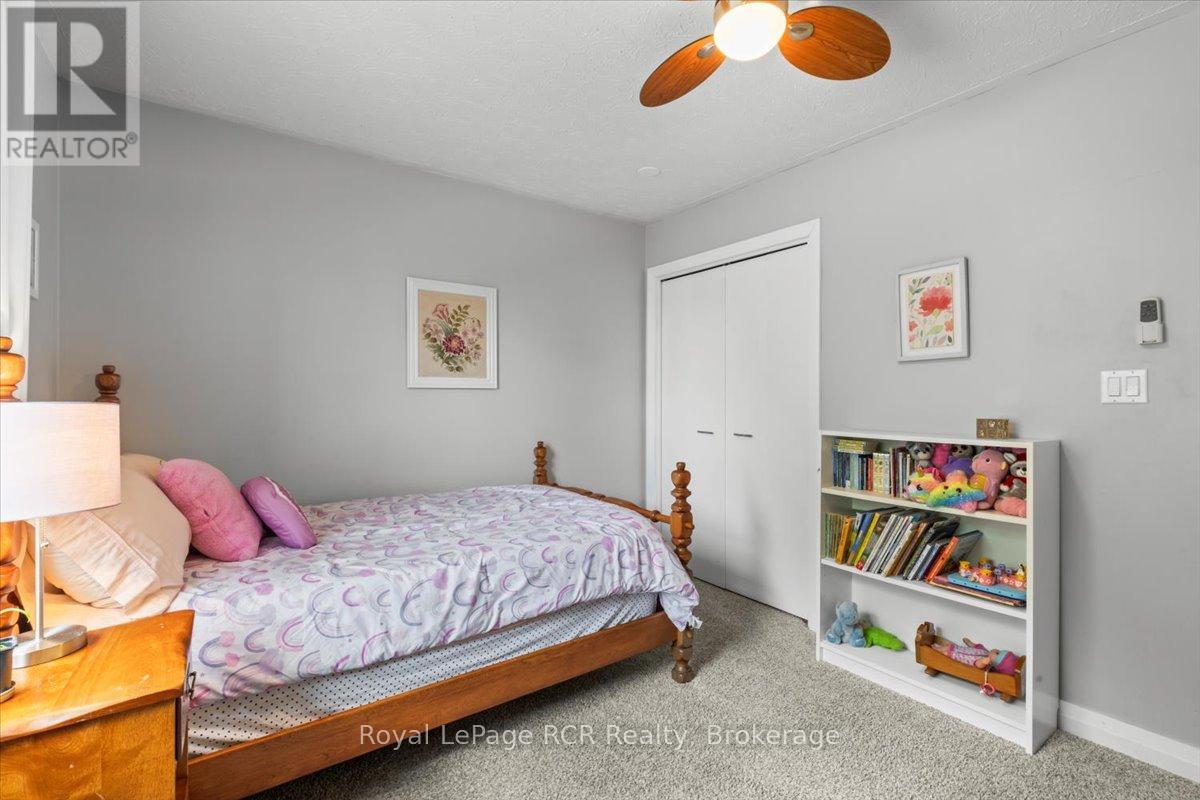 698 15th Street Close, Hanover, Ontario  N4N 3L8 - Photo 15 - X12251963