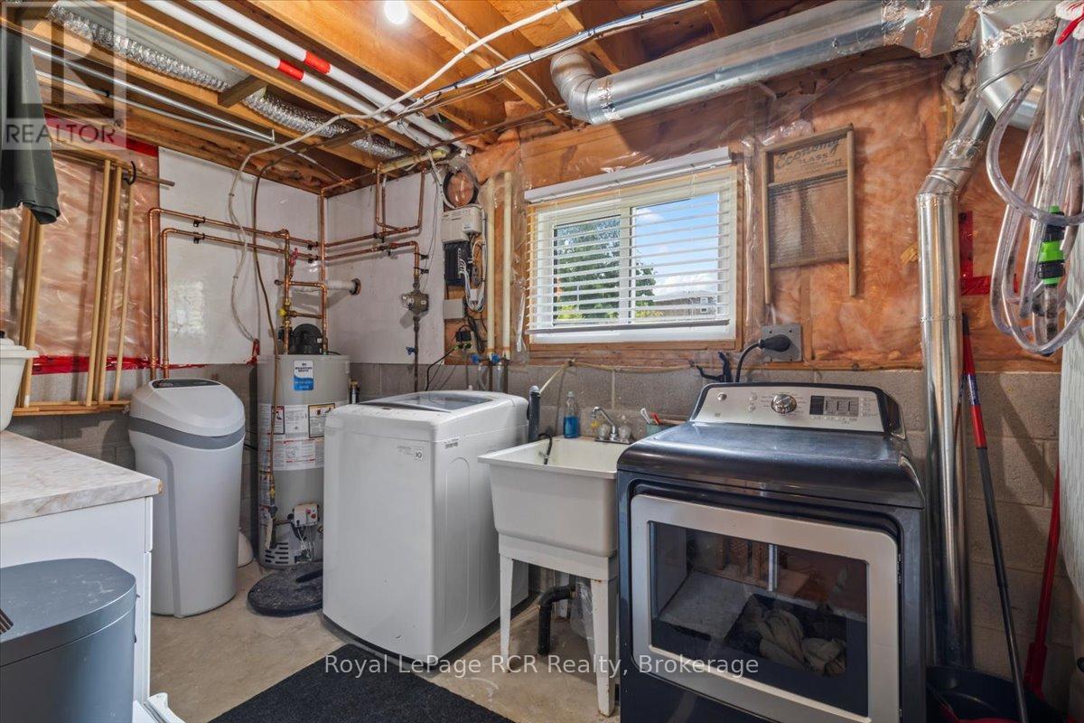 698 15th Street Close, Hanover, Ontario  N4N 3L8 - Photo 25 - X12251963