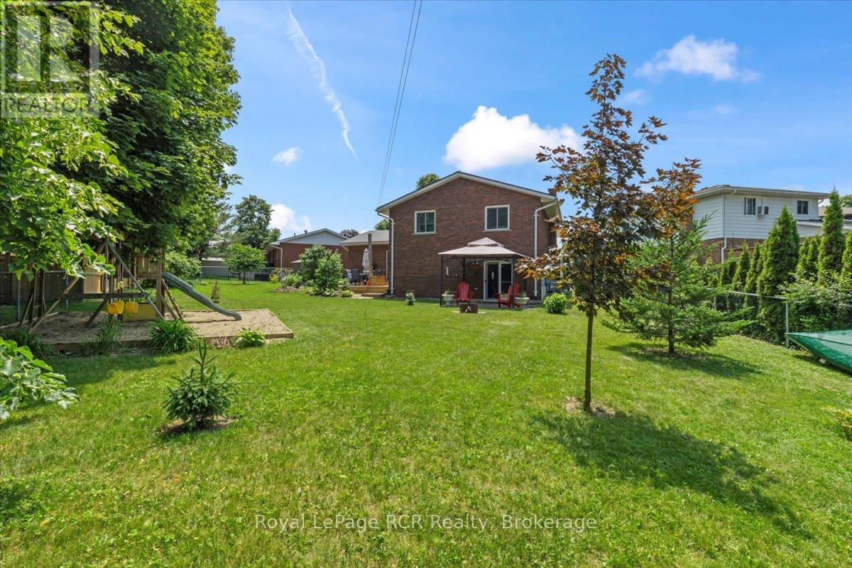 698 15th Street Close, Hanover, Ontario  N4N 3L8 - Photo 29 - X12251963