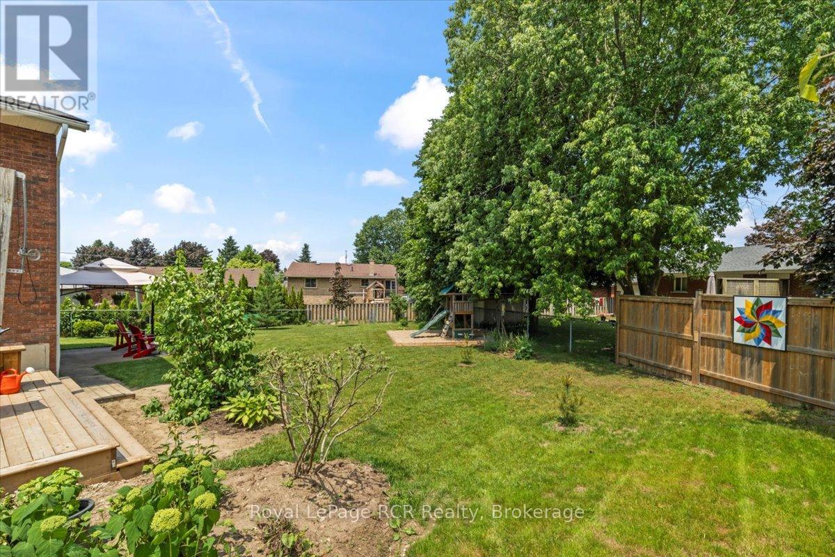 698 15th Street Close, Hanover, Ontario  N4N 3L8 - Photo 35 - X12251963