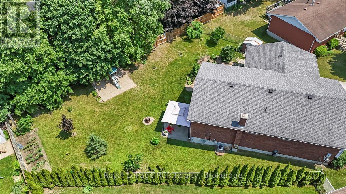698 15th Street Close, Hanover, Ontario  N4N 3L8 - Photo 36 - X12251963