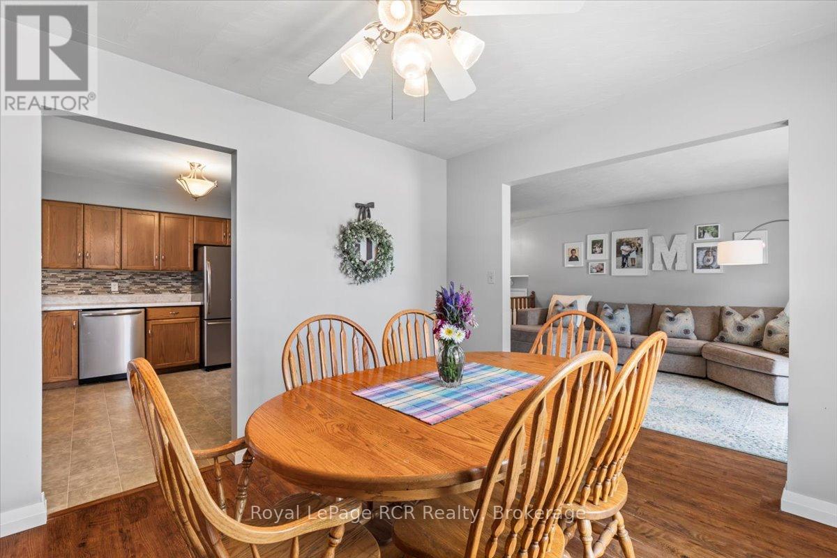 698 15th Street Close, Hanover, Ontario  N4N 3L8 - Photo 8 - X12251963