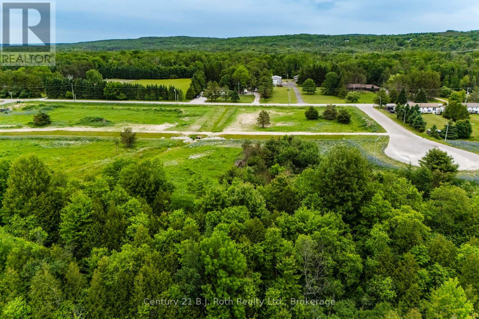 4 Rumble Court, Springwater, Ontario  L0L 1V0 - Photo 6 - S12251995