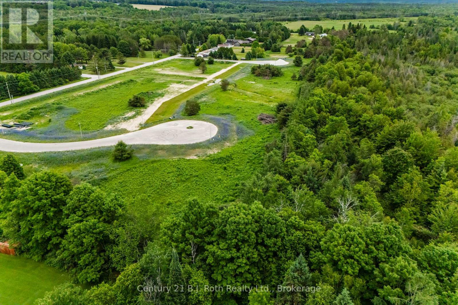 14 Greenlaw Court, Springwater, Ontario  L0L 1V0 - Photo 3 - S12251997