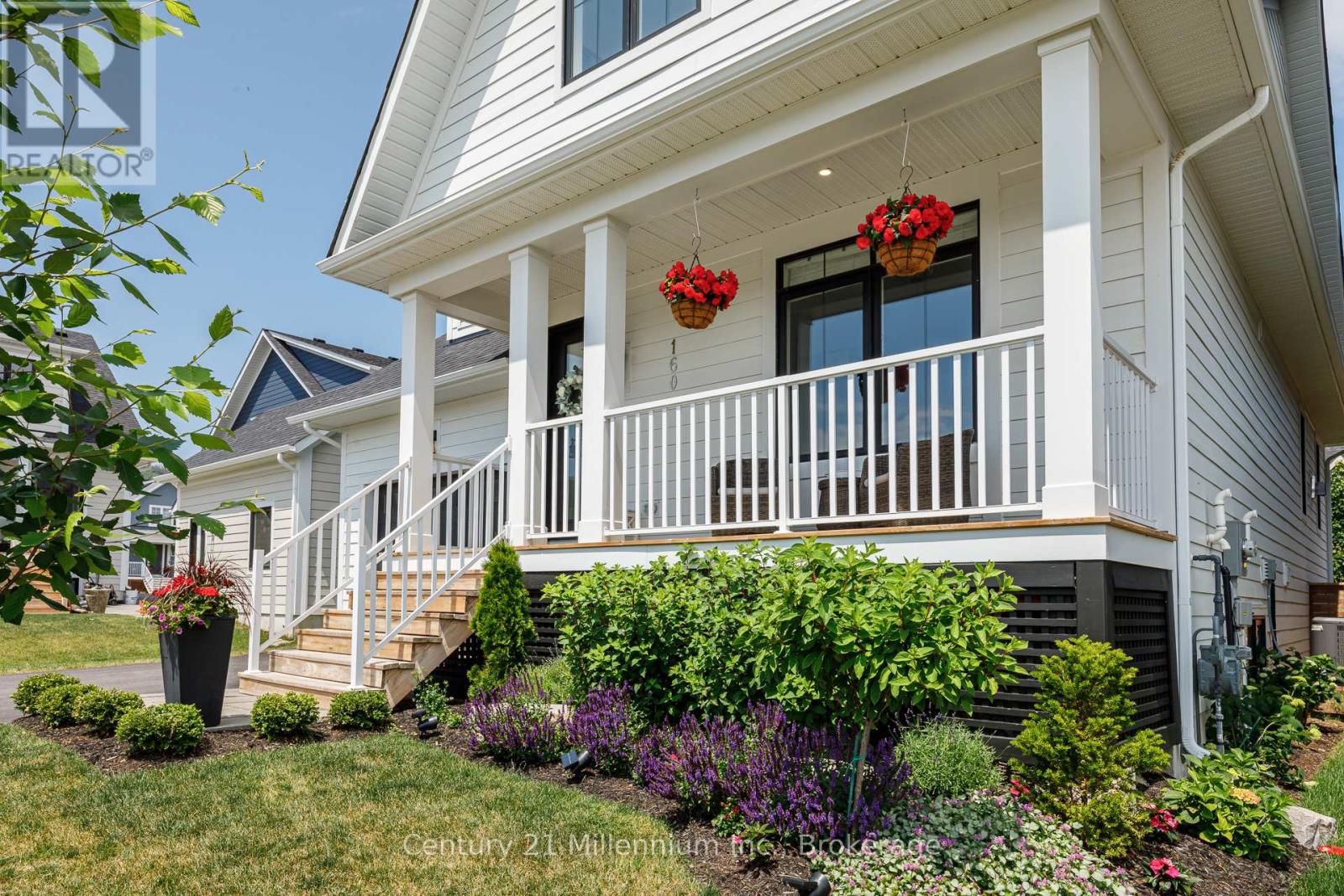 160 Sycamore Street, Blue Mountains, Ontario  L9Y 4E4 - Photo 2 - X12252007
