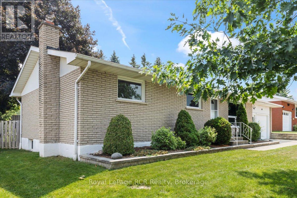 161 6th Avenue, Hanover, Ontario  N4N 2E3 - Photo 2 - X12252024