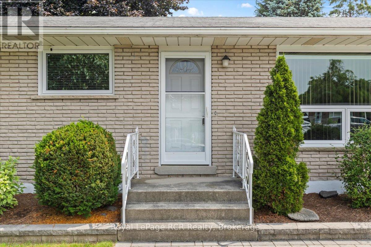 161 6th Avenue, Hanover, Ontario  N4N 2E3 - Photo 4 - X12252024