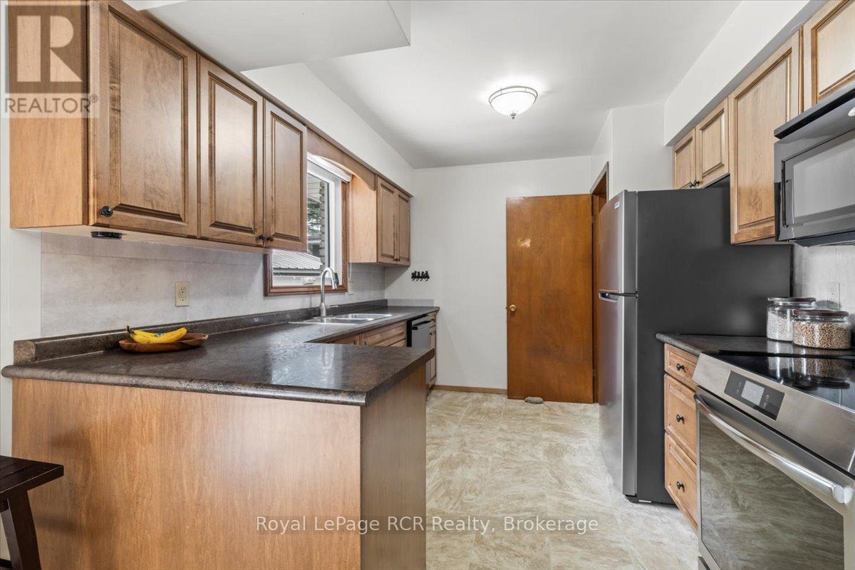 161 6th Avenue, Hanover, Ontario  N4N 2E3 - Photo 9 - X12252024