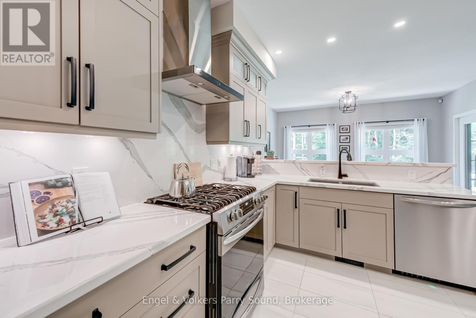 15 Carling Cove Drive, Carling, Ontario  P0G 1G0 - Photo 11 - X12252091