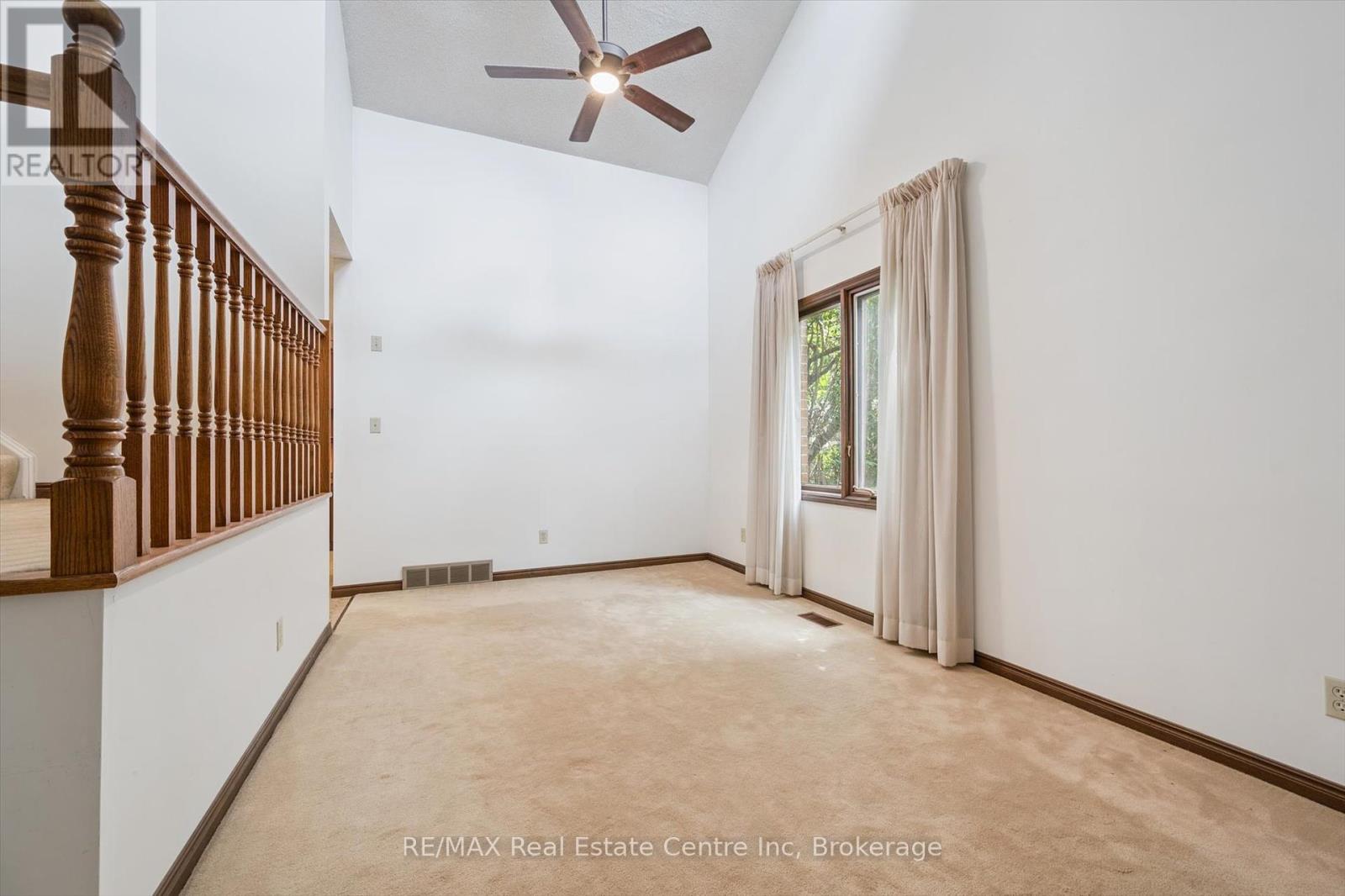 208 Ironwood Road E, Guelph, Ontario  N1G 3K3 - Photo 11 - X12252236