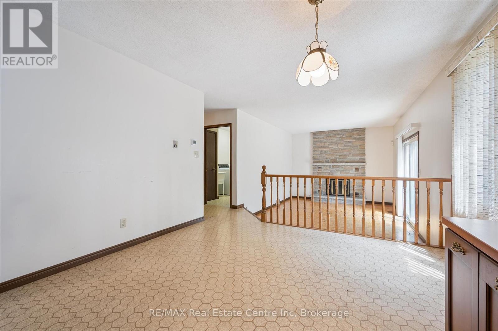 208 Ironwood Road E, Guelph, Ontario  N1G 3K3 - Photo 19 - X12252236