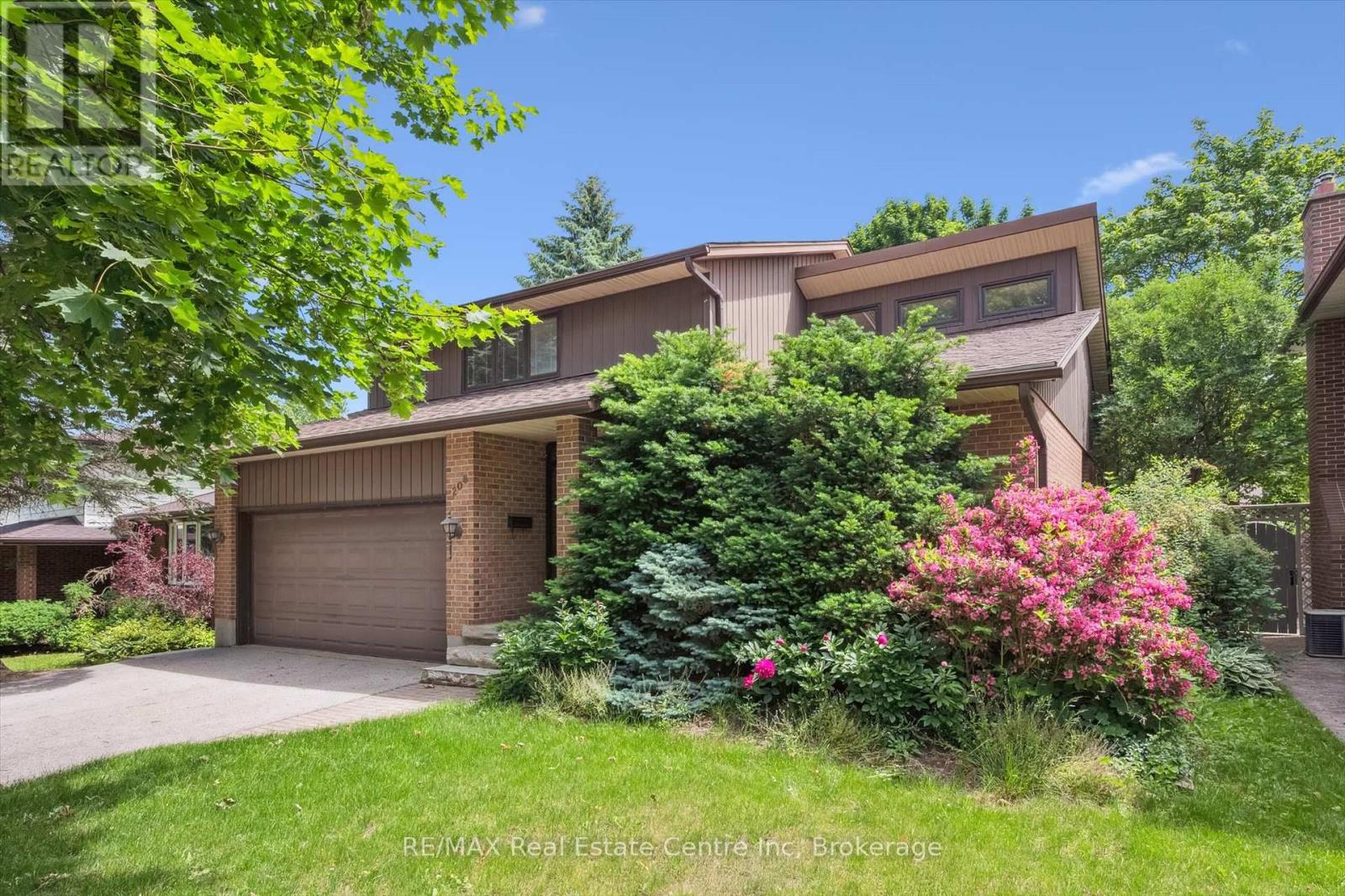 208 Ironwood Road E, Guelph, Ontario  N1G 3K3 - Photo 2 - X12252236