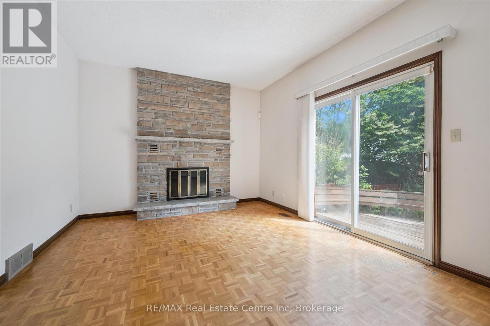 208 Ironwood Road E, Guelph, Ontario  N1G 3K3 - Photo 20 - X12252236