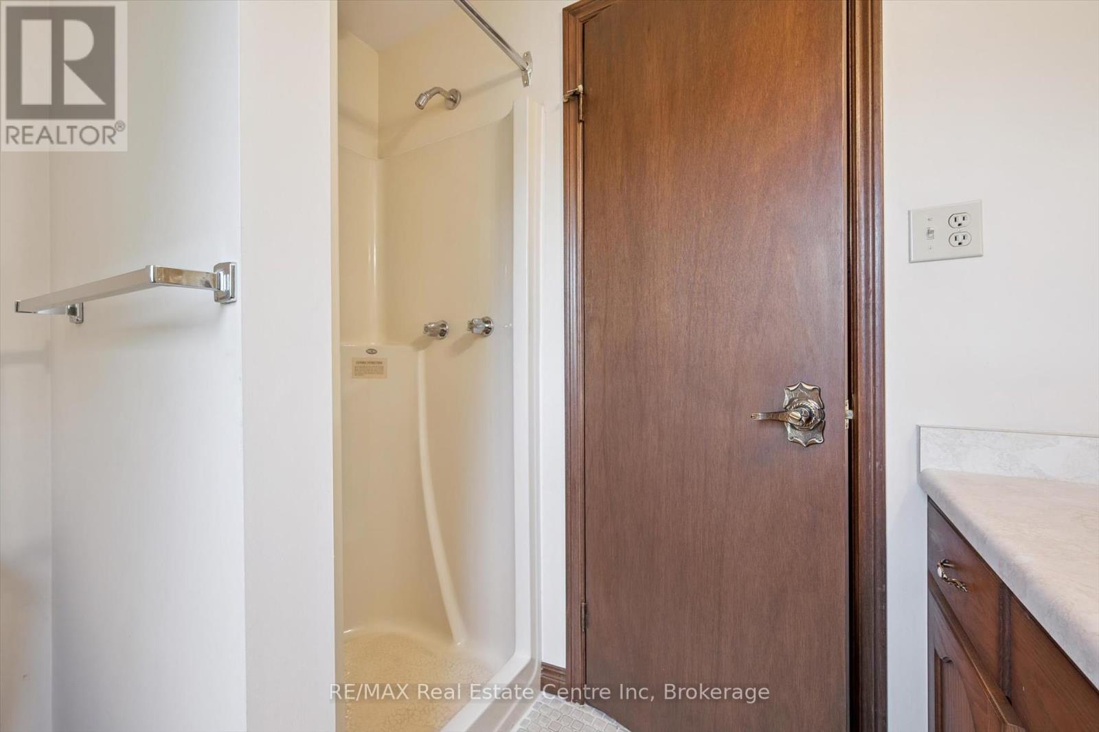 208 Ironwood Road E, Guelph, Ontario  N1G 3K3 - Photo 27 - X12252236