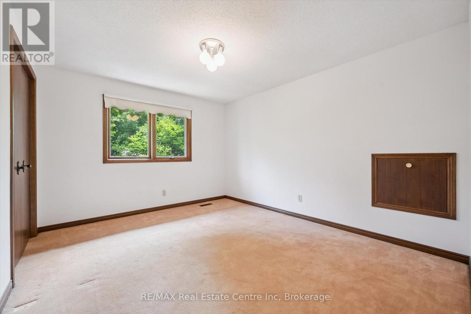 208 Ironwood Road E, Guelph, Ontario  N1G 3K3 - Photo 28 - X12252236