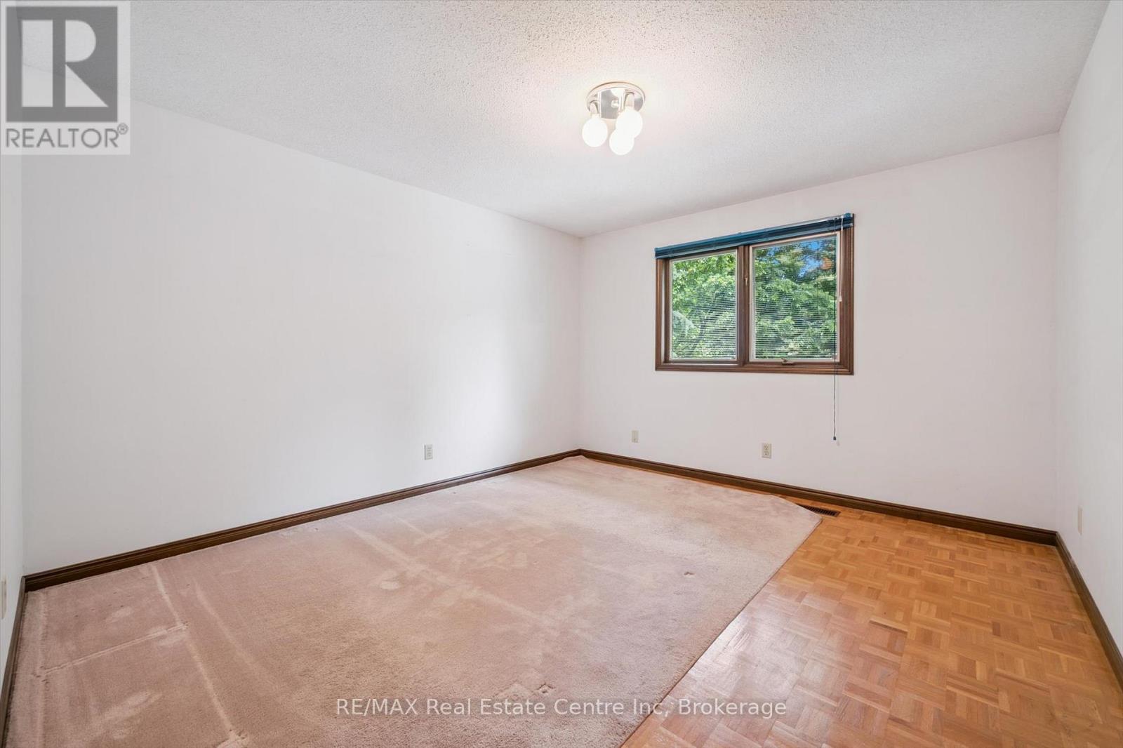 208 Ironwood Road E, Guelph, Ontario  N1G 3K3 - Photo 29 - X12252236