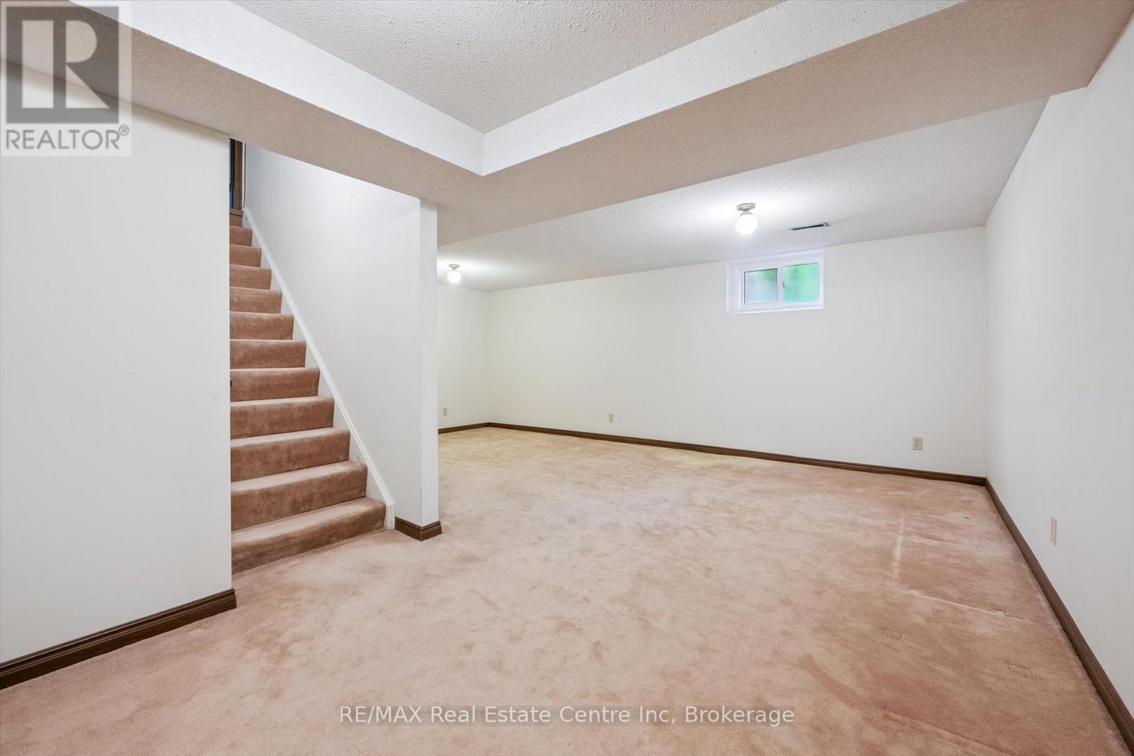 208 Ironwood Road E, Guelph, Ontario  N1G 3K3 - Photo 33 - X12252236