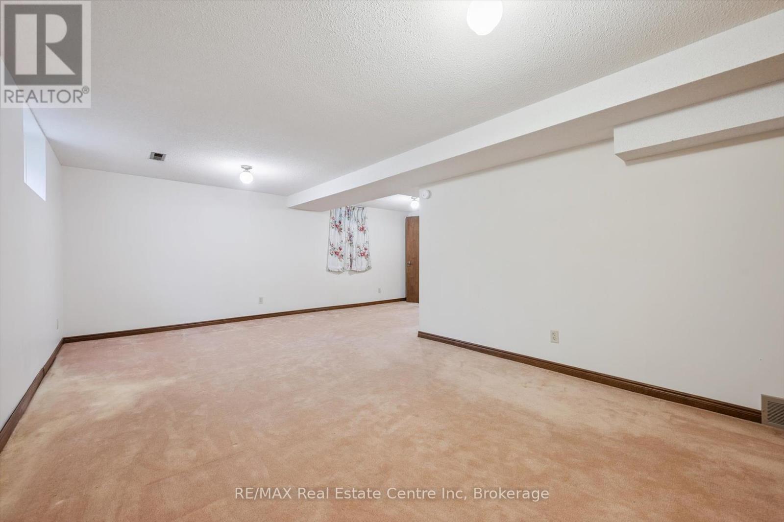 208 Ironwood Road E, Guelph, Ontario  N1G 3K3 - Photo 35 - X12252236